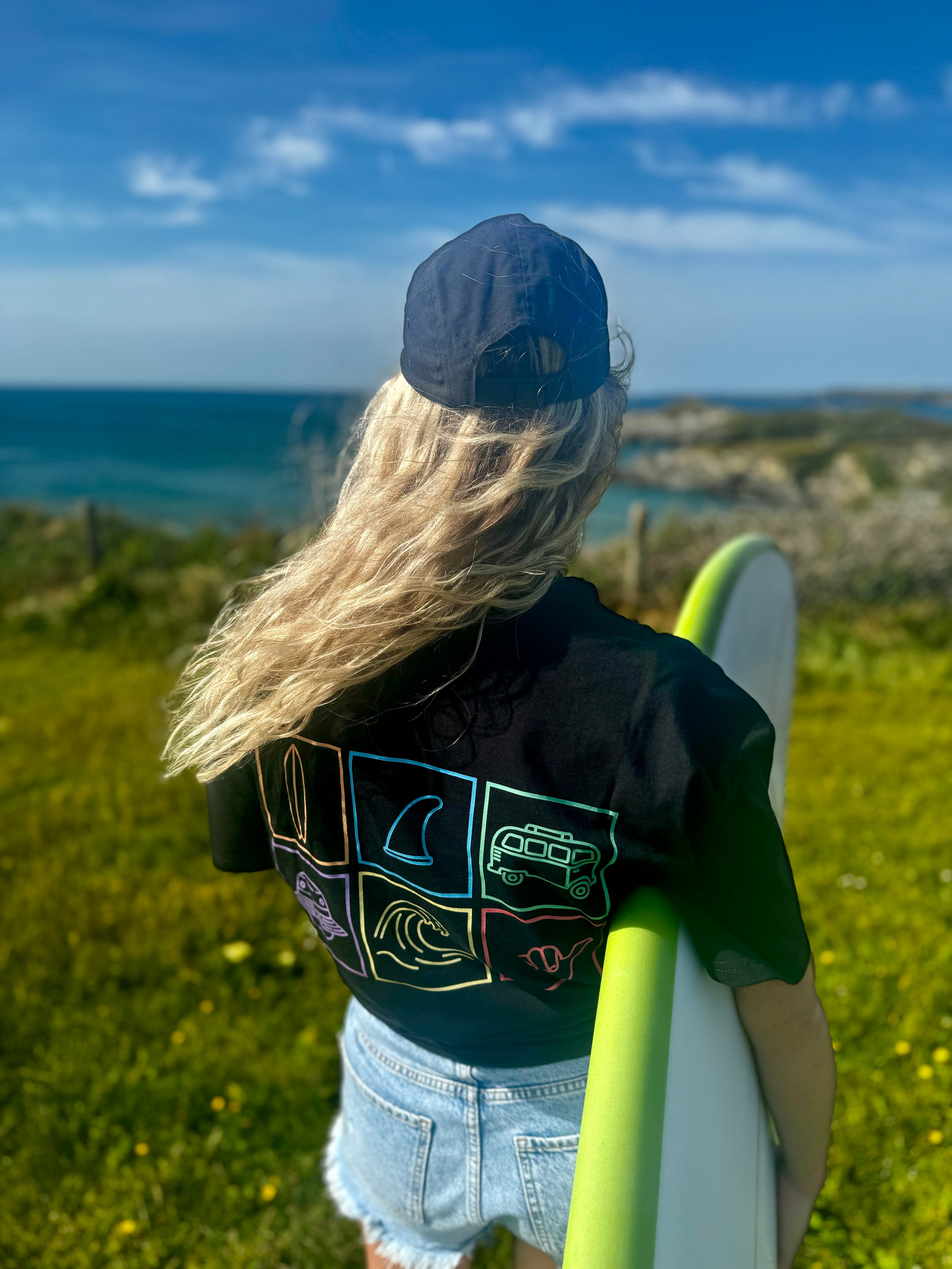 CJS Surfing essentials Tee